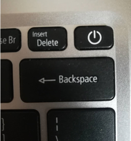 Backspace 和 Delete 删除键的区别
，photoshop中ctrl+delete和delete的区别？图1