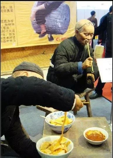 辣美食
，陕西美食八大怪顺口溜？图6